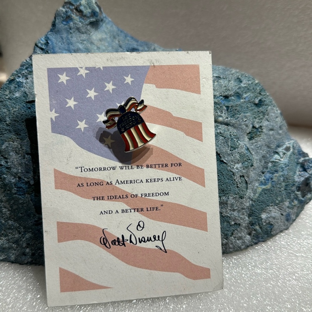 LET FREEDOM RING Exclusive Disney Cast Member Pin to Commemorate 9/11